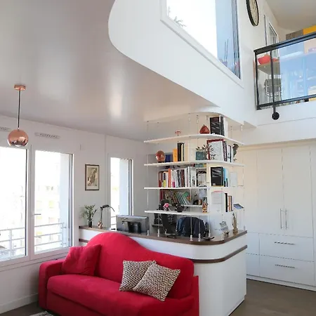 Penthouse Vue Sur Canal Et 2 Pieces *
