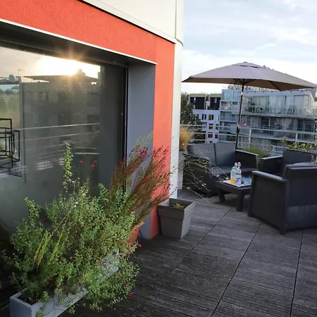 Penthouse Vue Sur Canal Et 2 Pieces