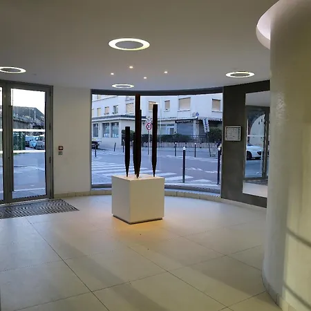Penthouse Et 2 Pièces, Vue Sur Canal *